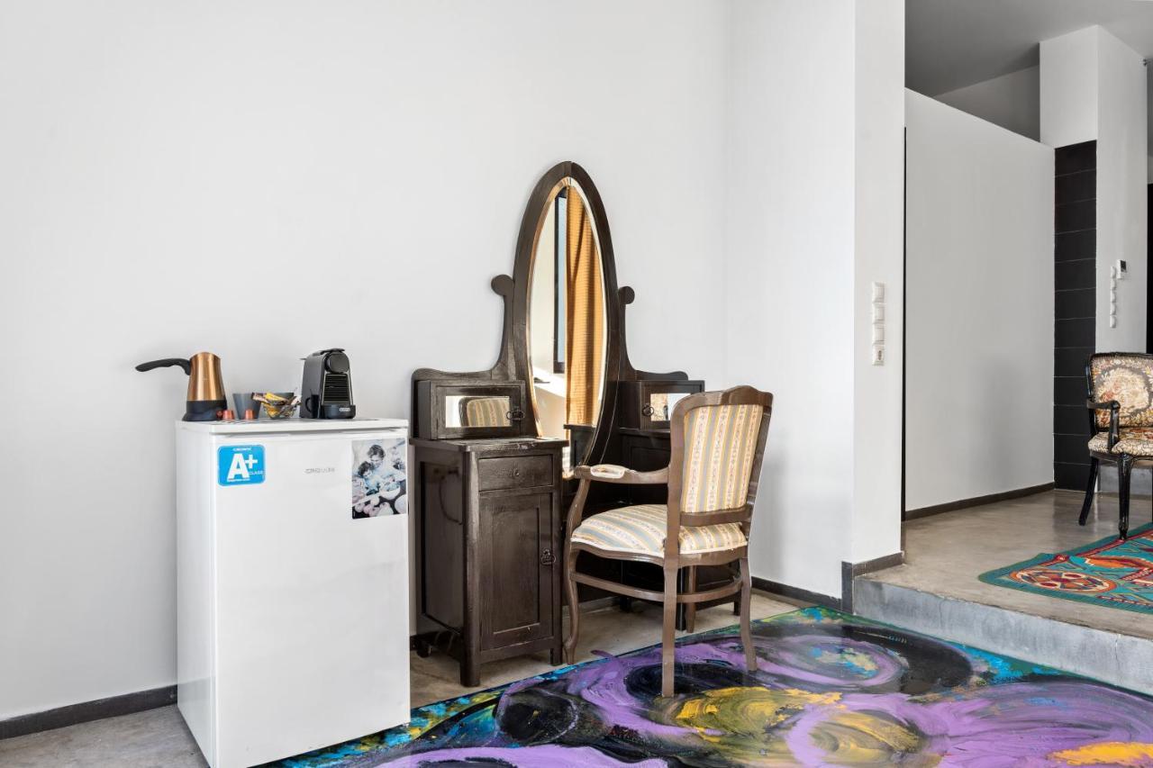 Serenity Boutique Suites Athanion Exterior photo